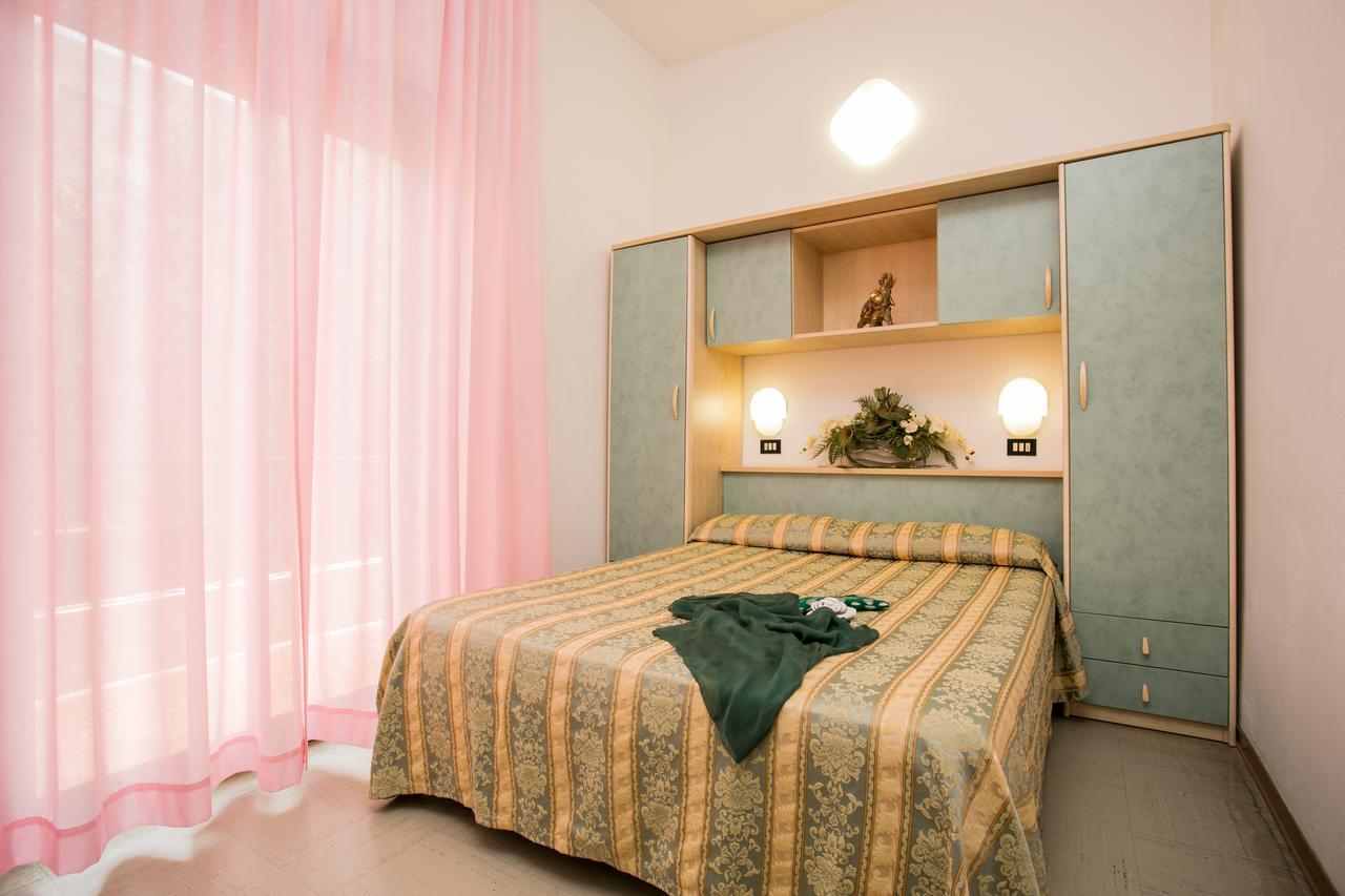 Hotel Pineta Bellaria-Igea Marina Exterior photo